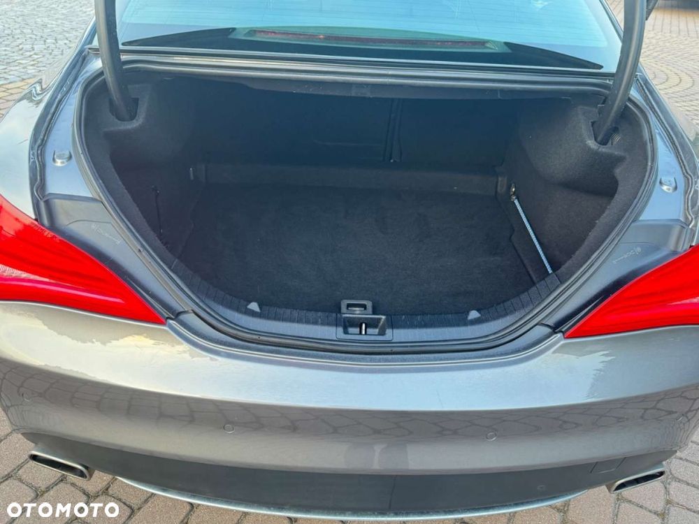 Mercedes-Benz CLA 200 7G-DCT Orange Art Edition - 36