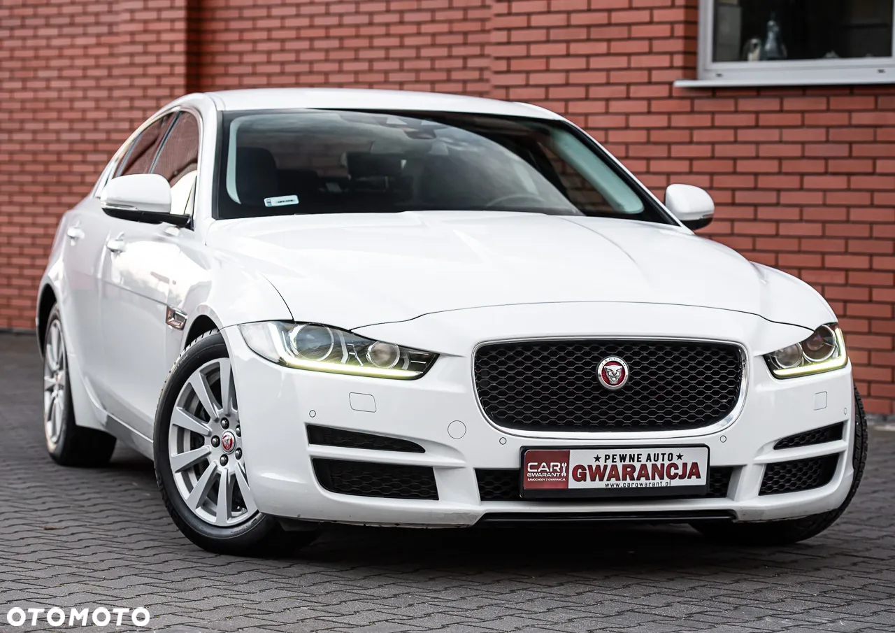 Jaguar XE 2.0 D AWD R-Sport - 11
