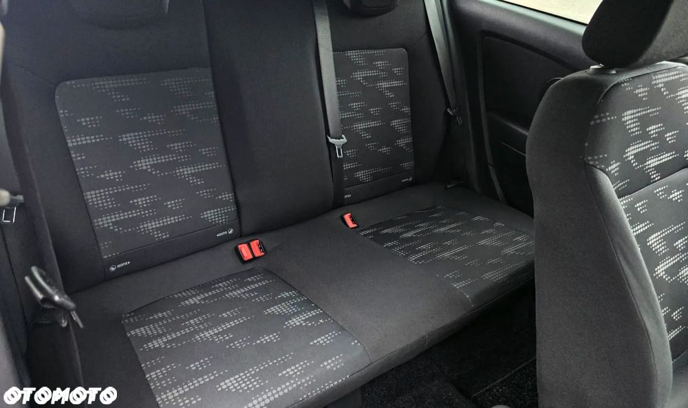 Opel Corsa 1.4 16V Satellite - 35