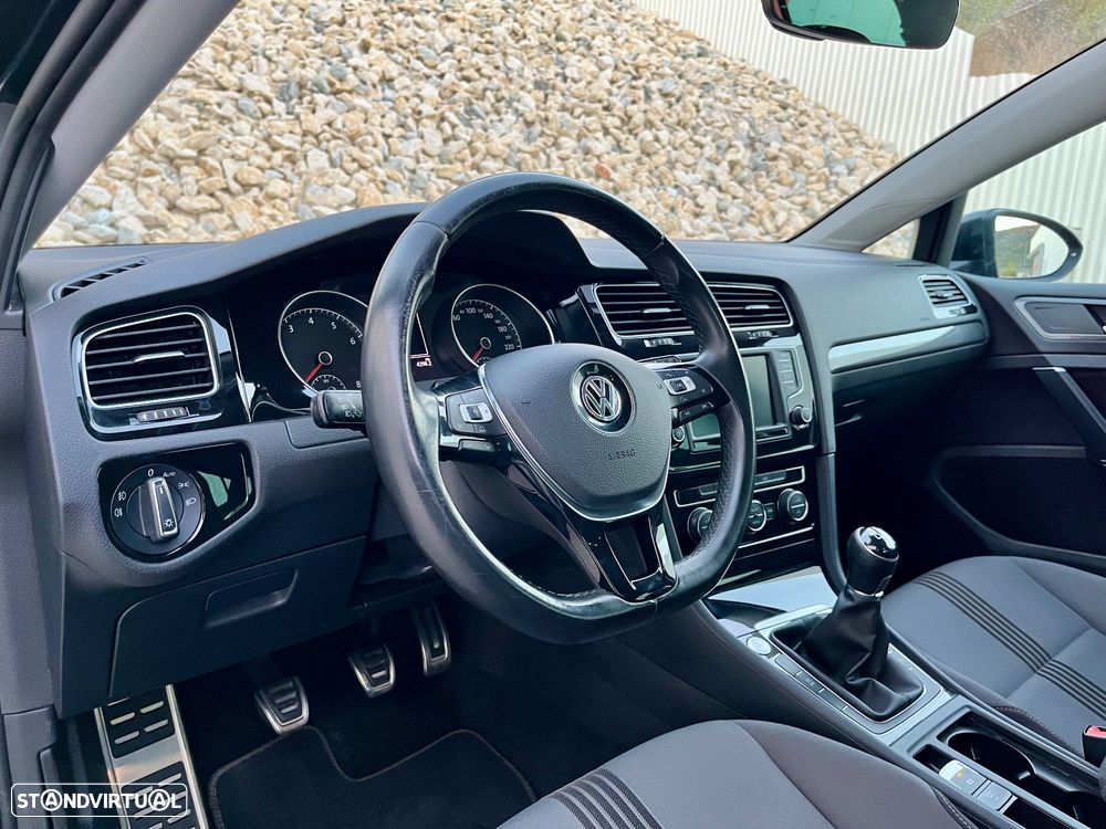 VW Golf - 25