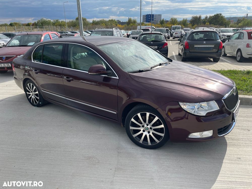 Skoda Superb 2.0 TDI 4X4 Elegance - 8