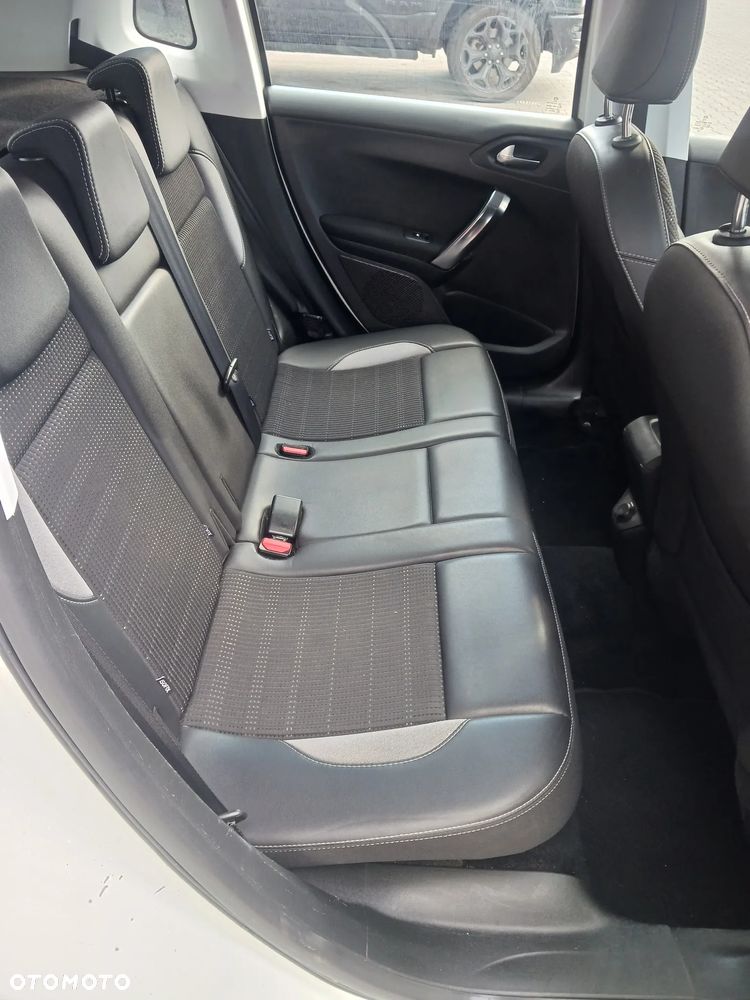 Peugeot 2008 1.2 Pure Tech Allure S&S EAT6 - 17