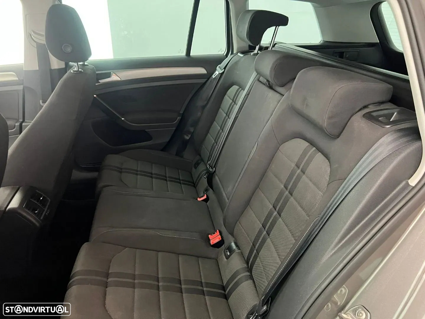 VW Golf Variant 1.6 TDi Confortline - 9