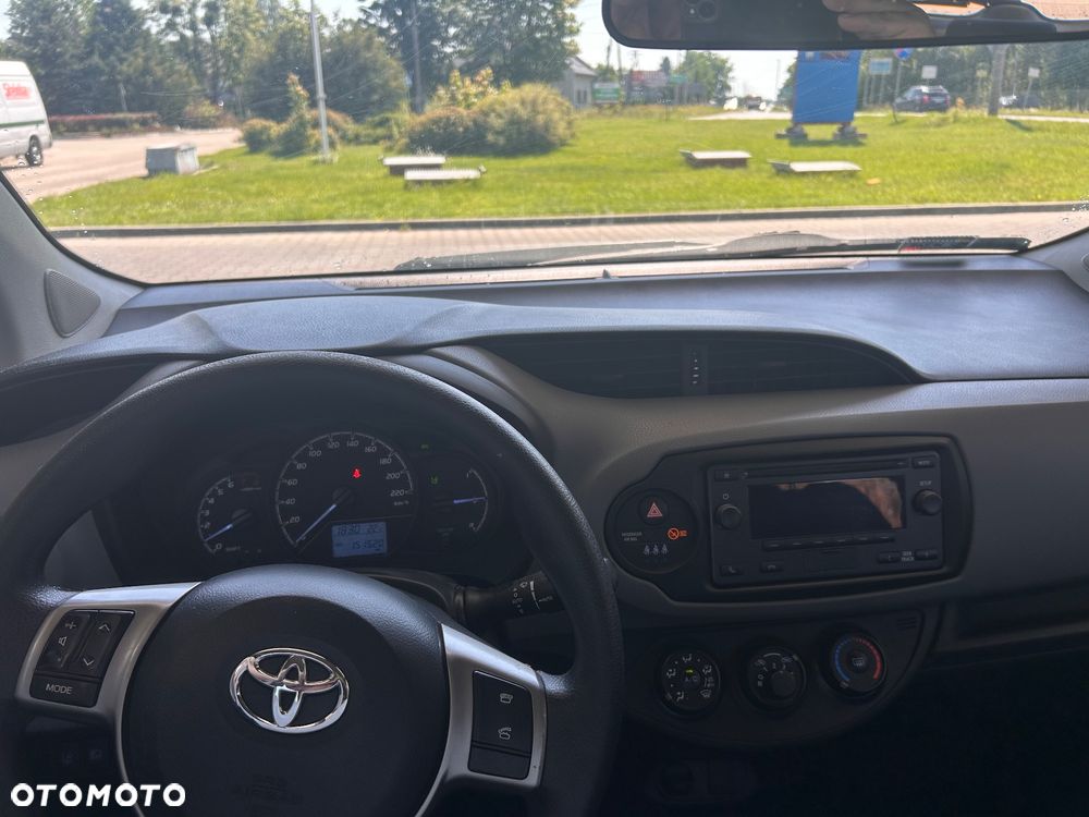 Toyota Yaris 1.0 Premium EU6 - 8