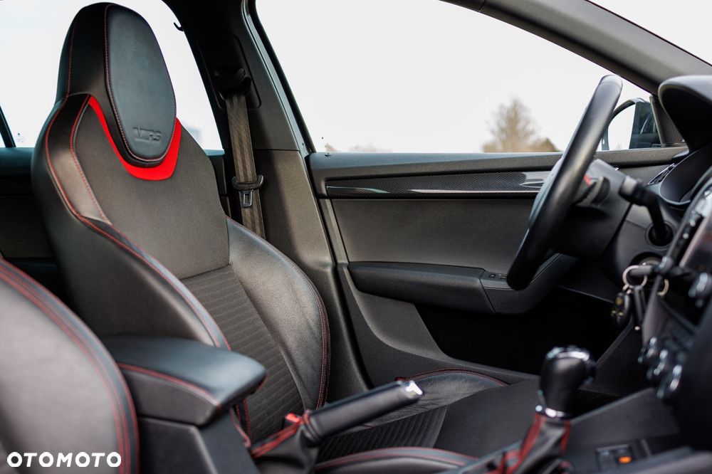 Skoda Octavia 2.0 TDI DSG RS - 31