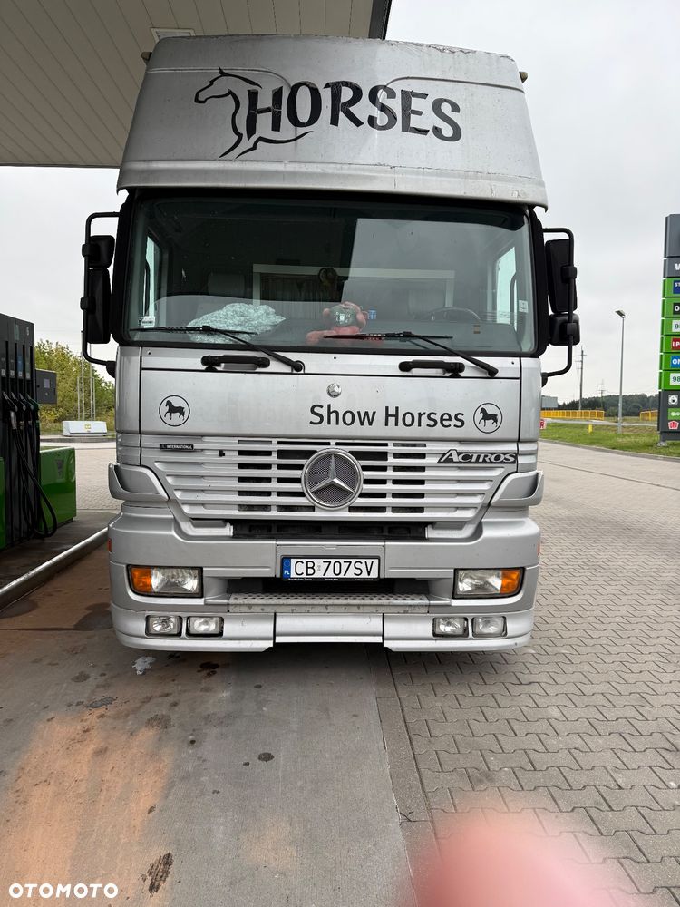 Mercedes-Benz Actros - 3