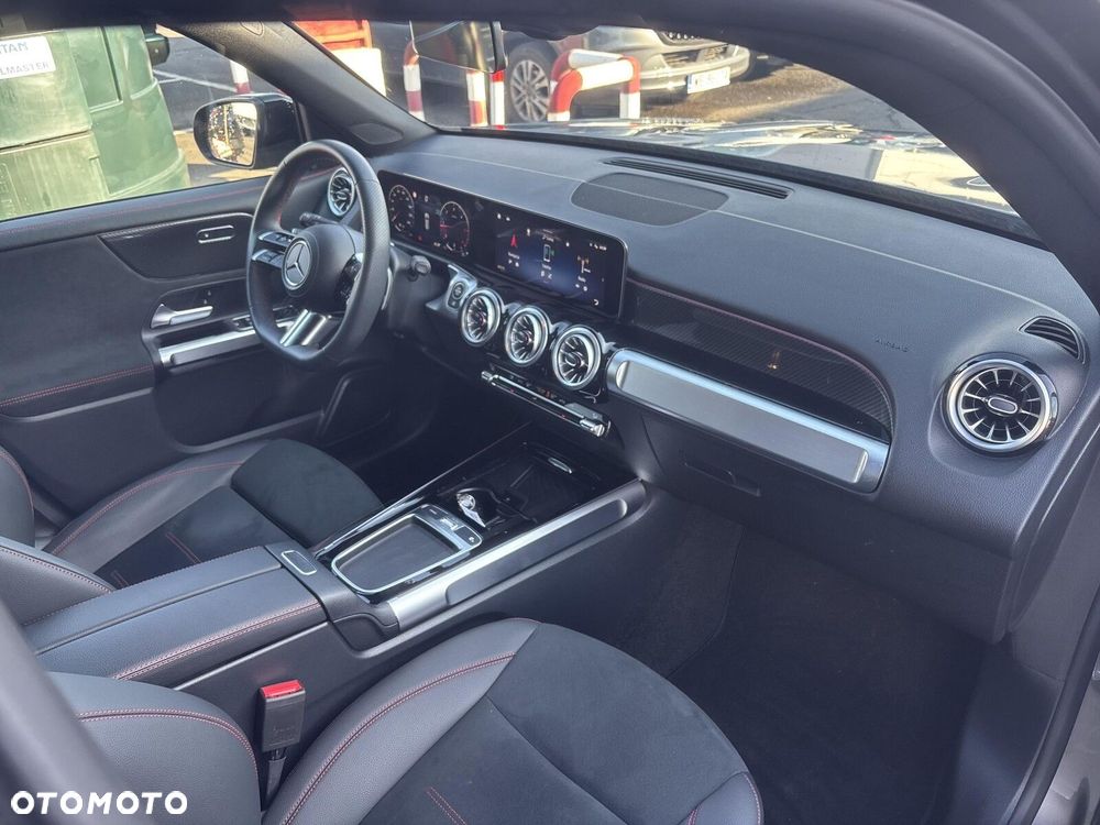 Mercedes-Benz GLB - 17