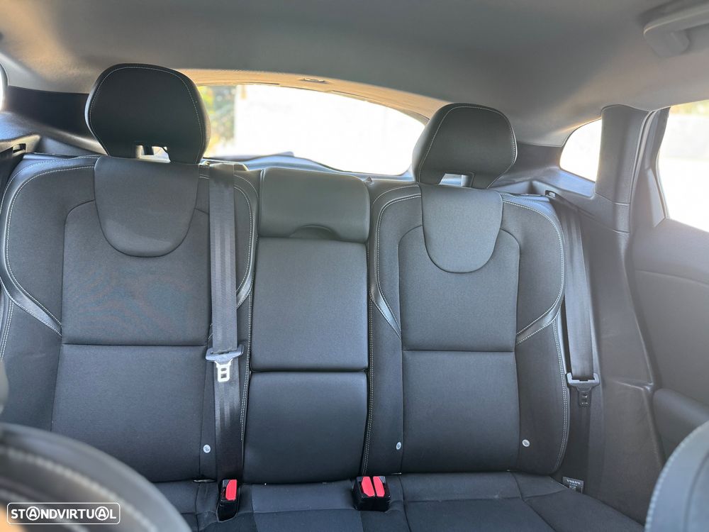 Volvo V40 2.0 D3 Momentum - 20