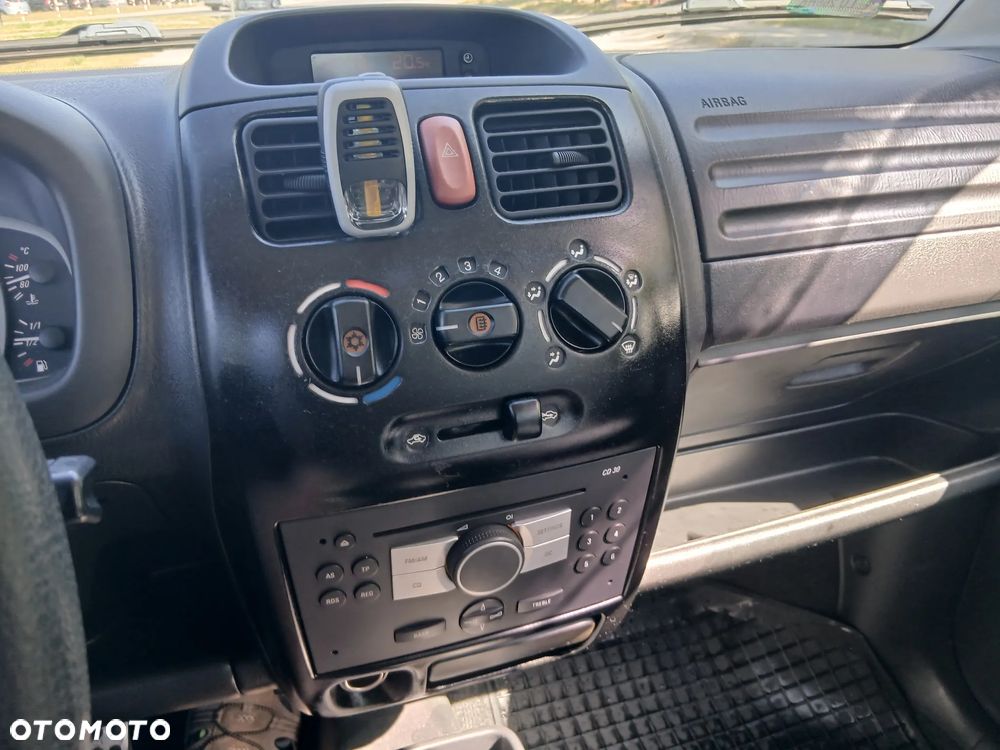 Opel Agila - 2