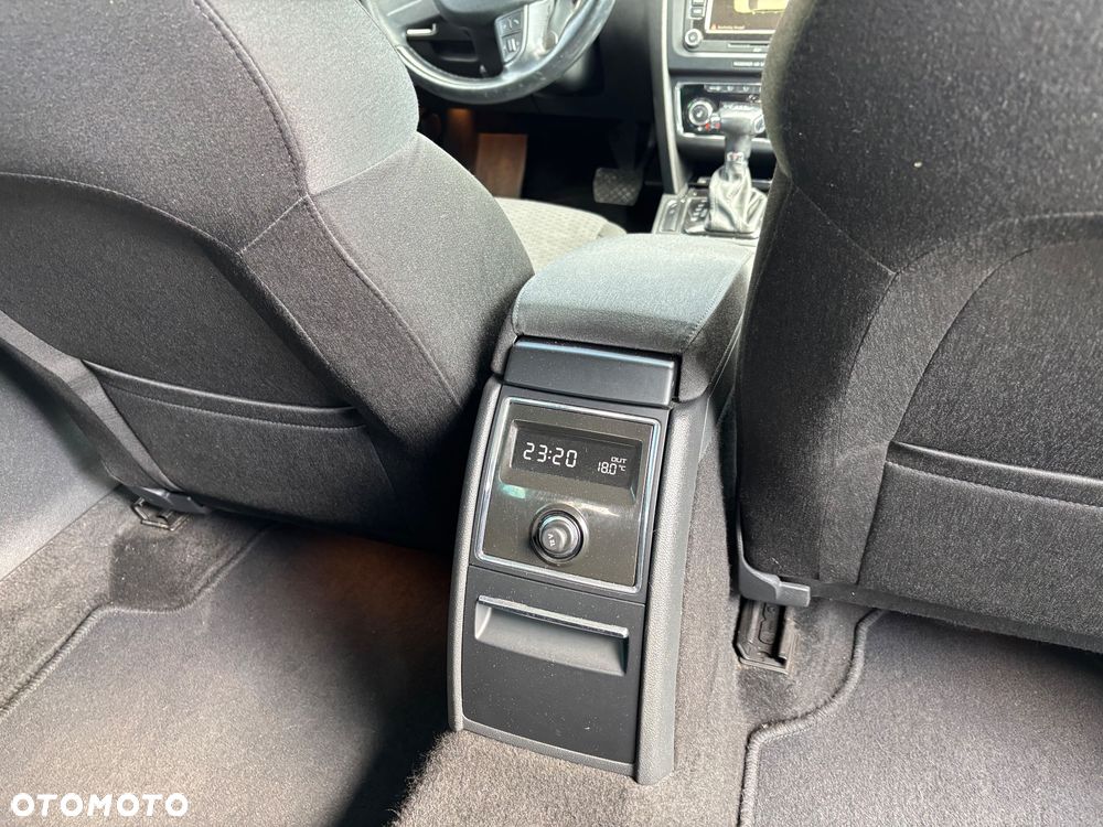 Skoda Superb 2.0 TDI Elegance DSG - 21