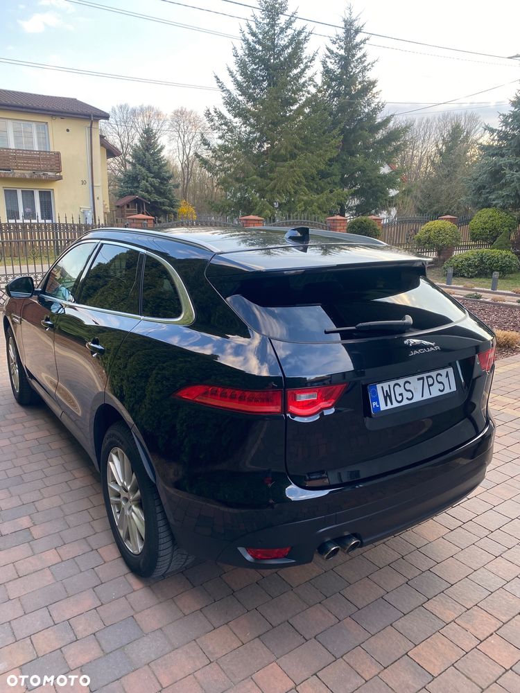 Jaguar F-Pace - 8