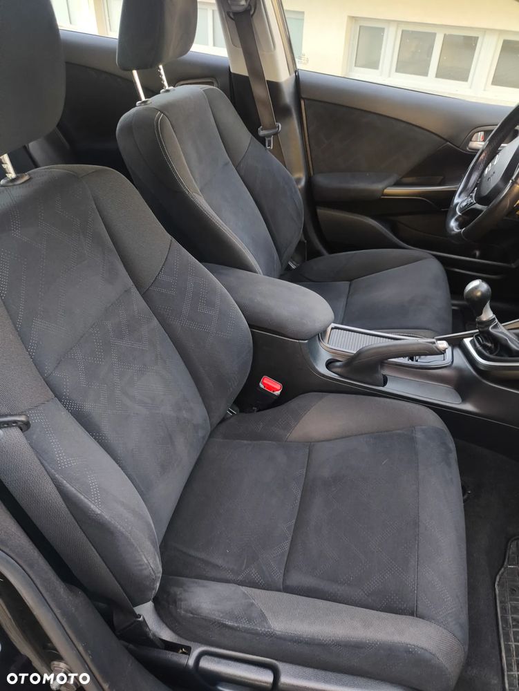 Honda Civic 1.4 i-VTEC Comfort - 23