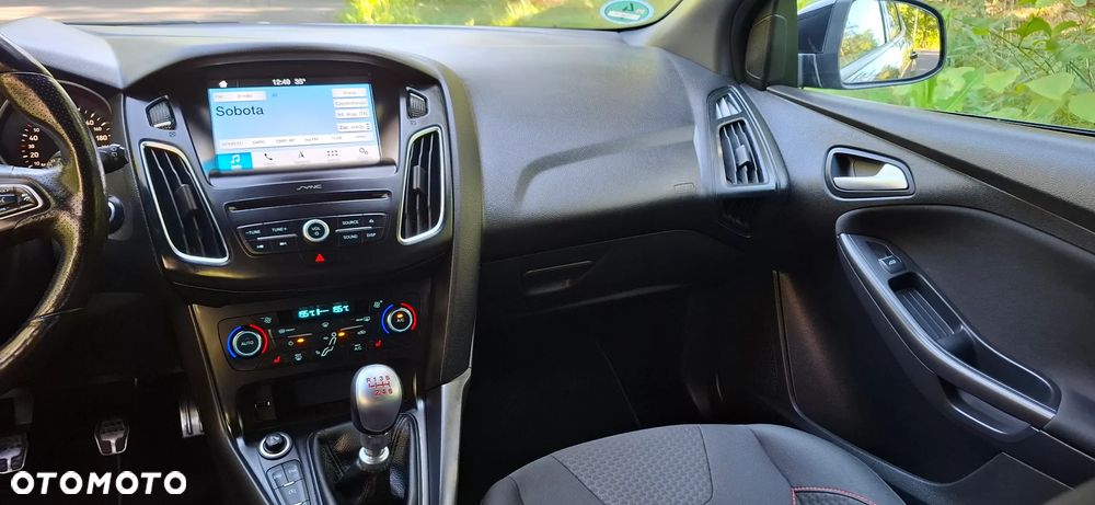 Ford Focus 1.5 EcoBoost ST-Line Business - 19