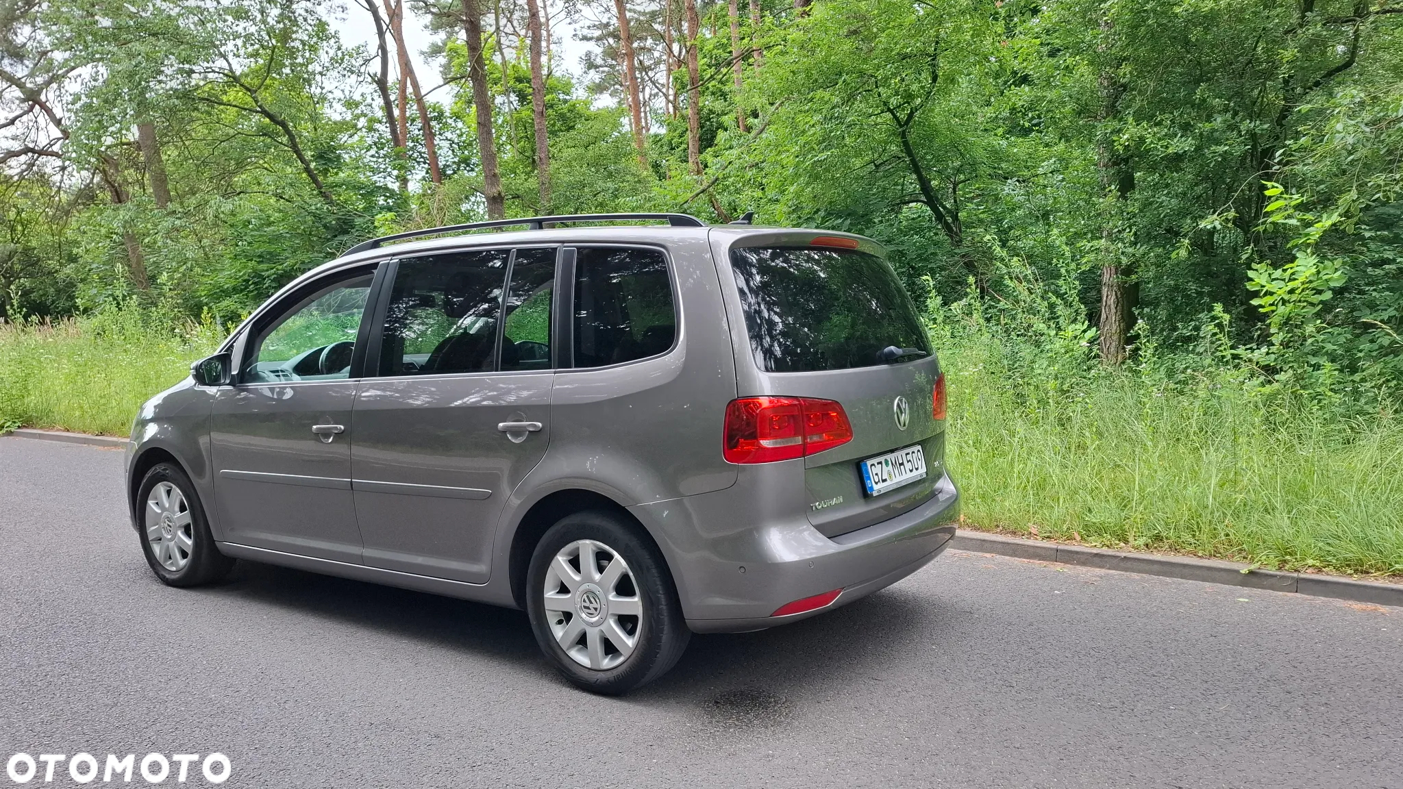 Volkswagen Touran 2.0 TDI DSG Highline - 6