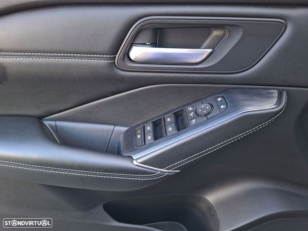 Nissan Qashqai 1.3 DIG-T N-Connecta Xtronic - 23