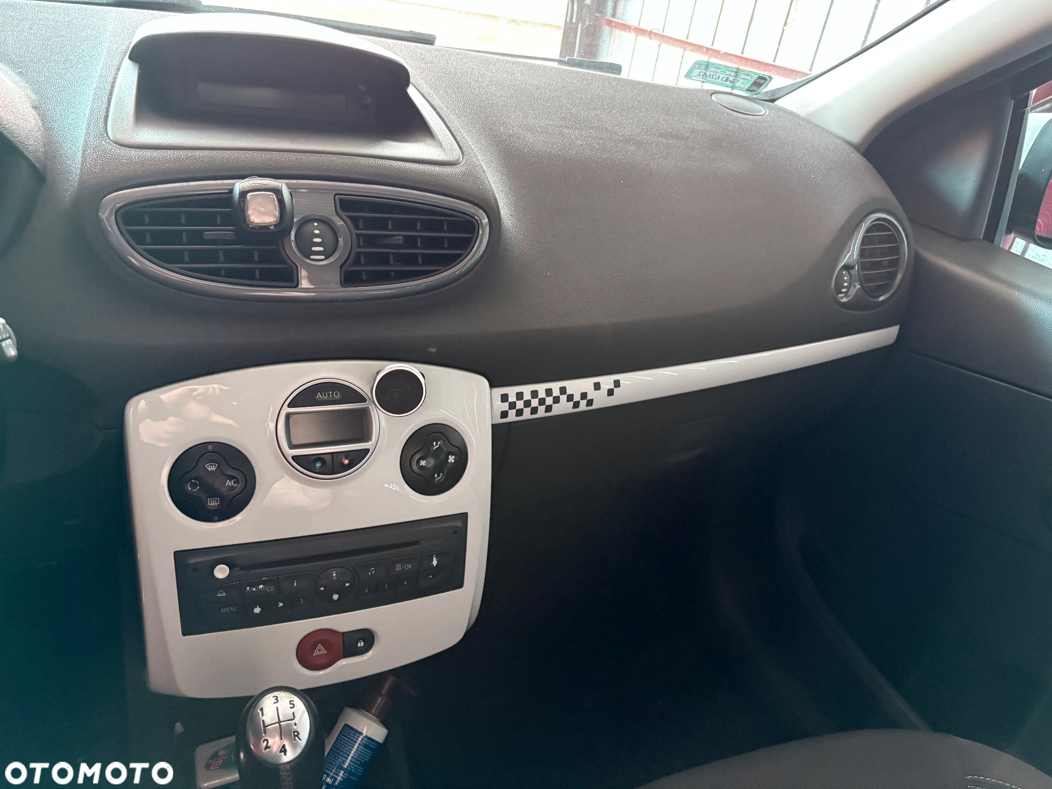 Renault Clio 1.2 16V TCE S - 11