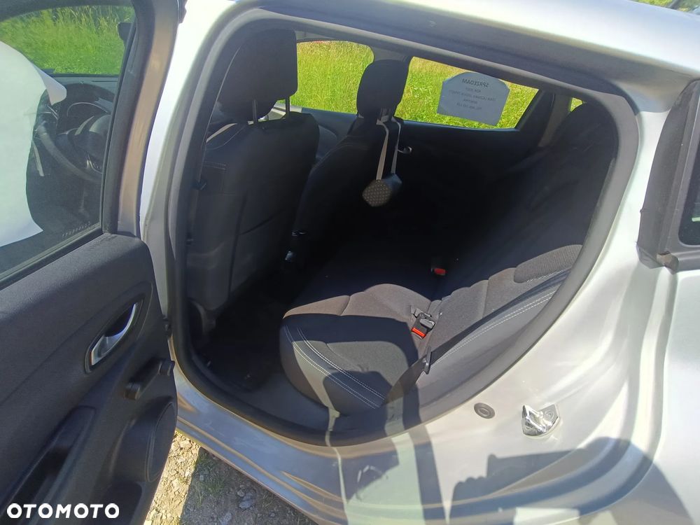 Renault Clio - 12