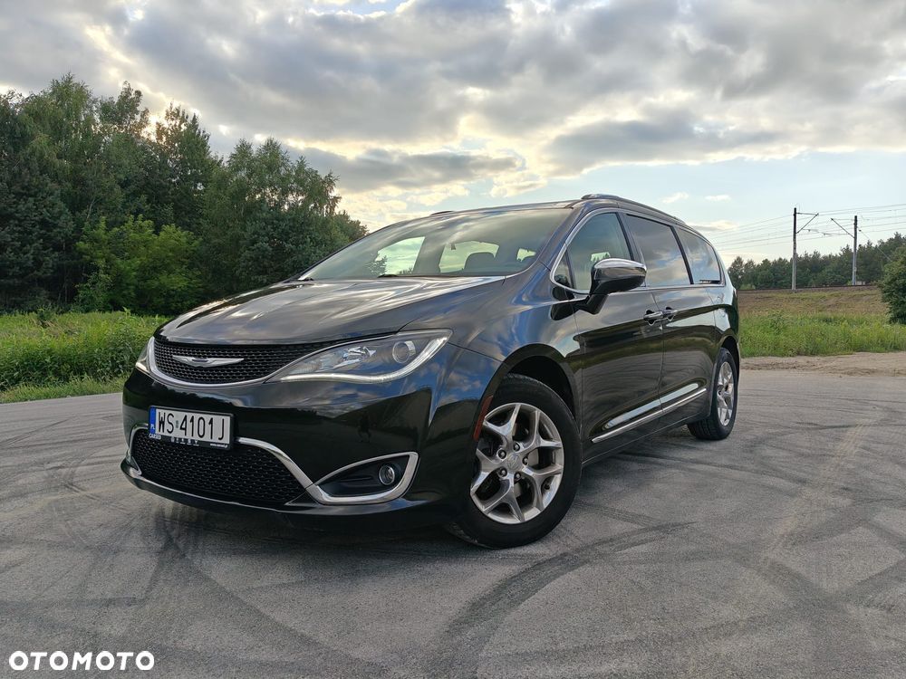 Chrysler Pacifica - 9