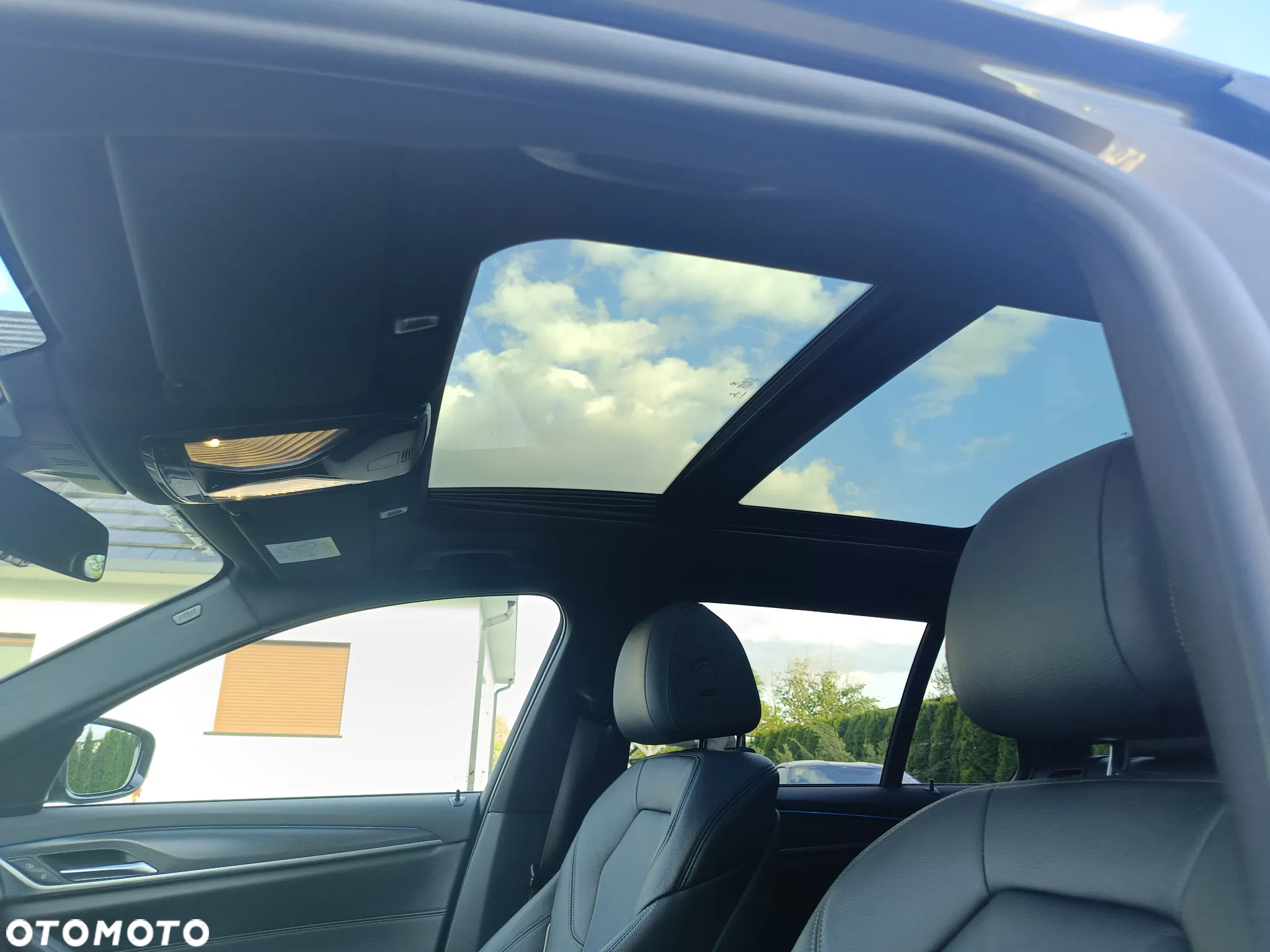 BMW Seria 5 530e xDrive Touring - 23