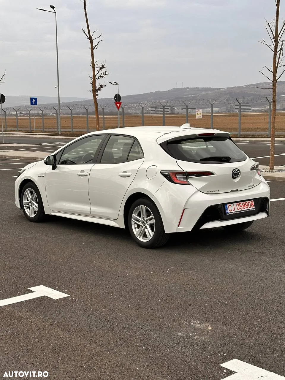 Toyota Corolla 1.8 HSD Active - 7