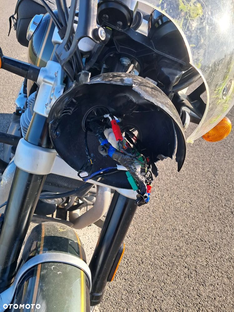 Royal Enfield Super Meteor - 12