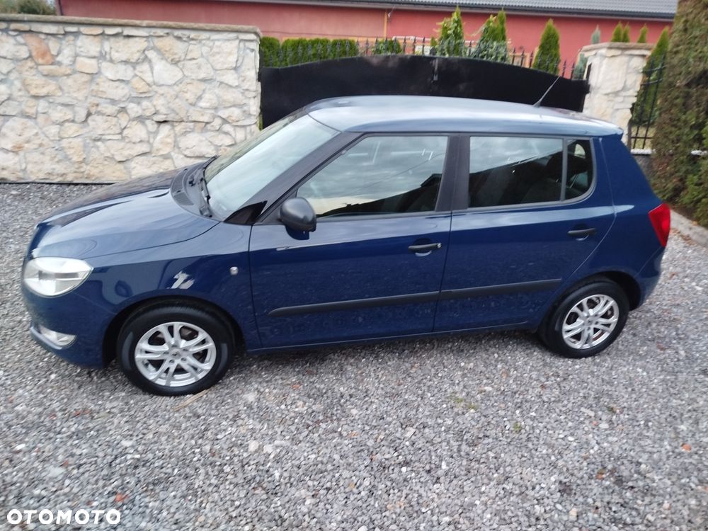 Skoda Fabia 2014 photo 3