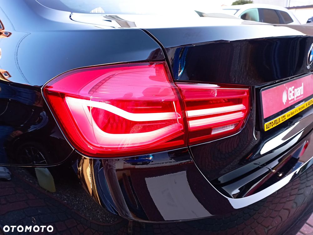 BMW Seria 3 318i - 32