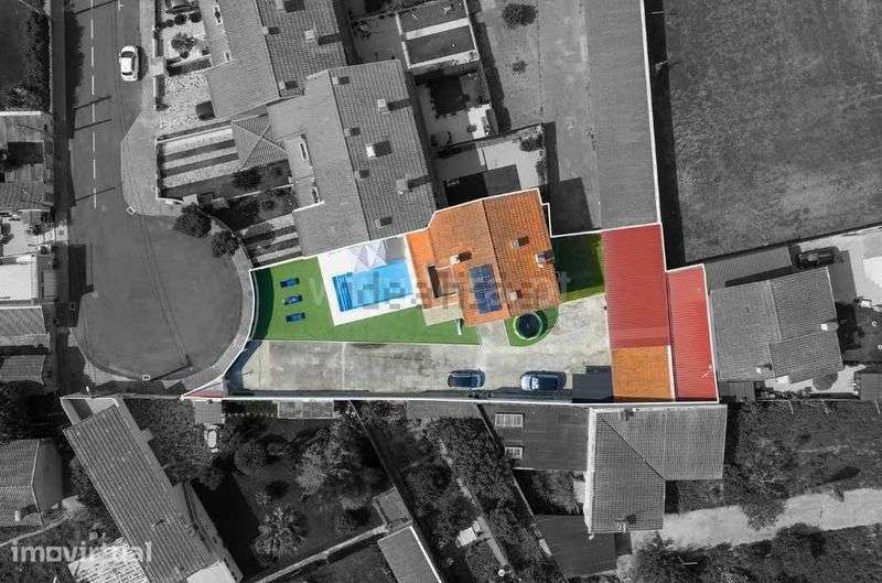 Moradia Independente (2+1 pisos) T4 com Piscina + 2ª casa (anexos) - Grande imagem: 4/12