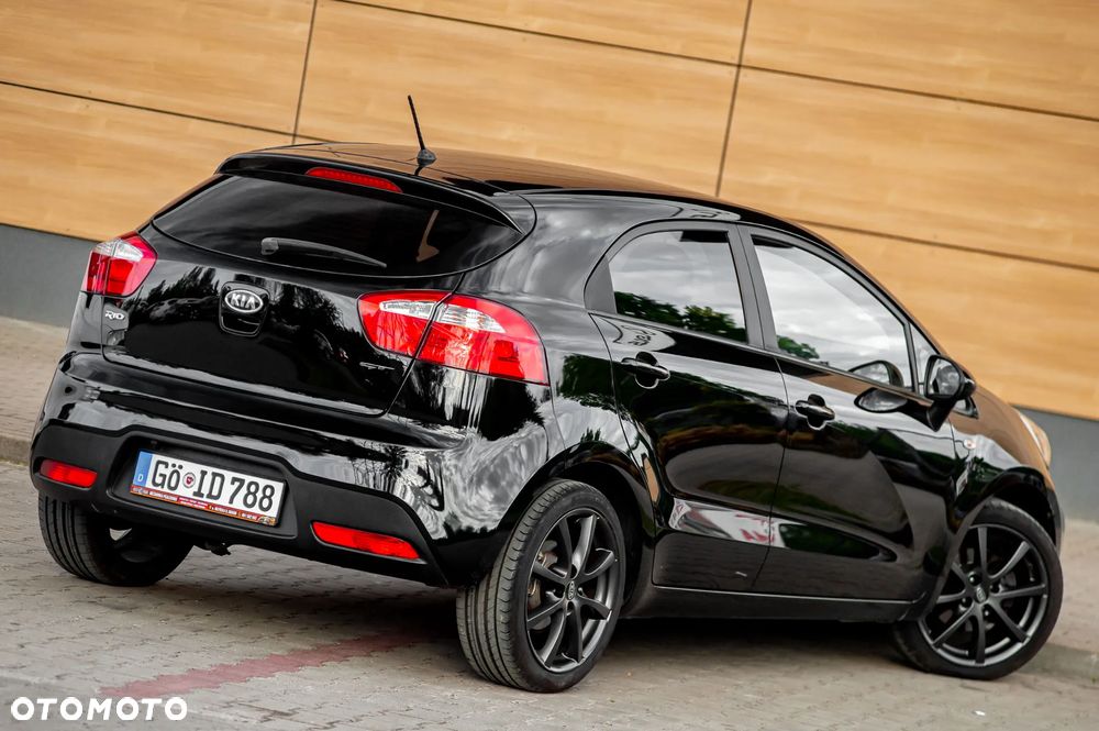 Kia Rio 1.2 Dream Team Edition - 4