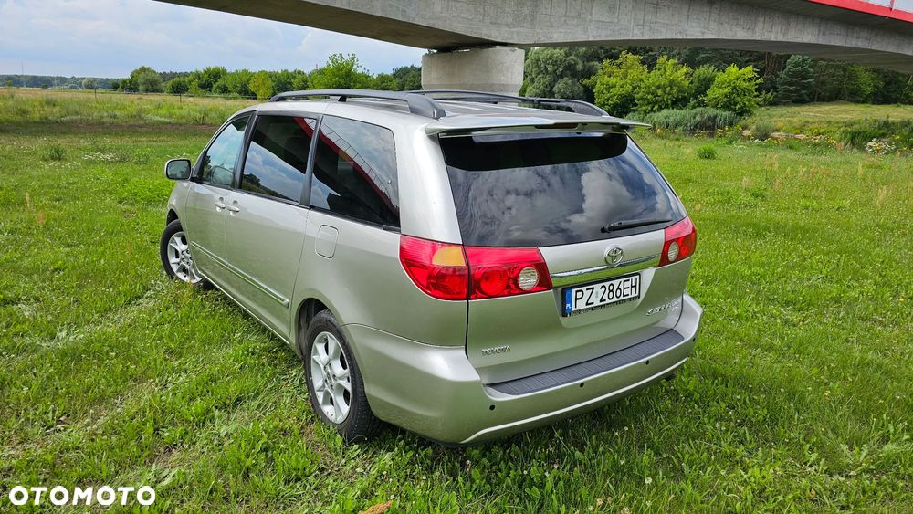 Toyota Sienna 3.3 XLE AWD - 6
