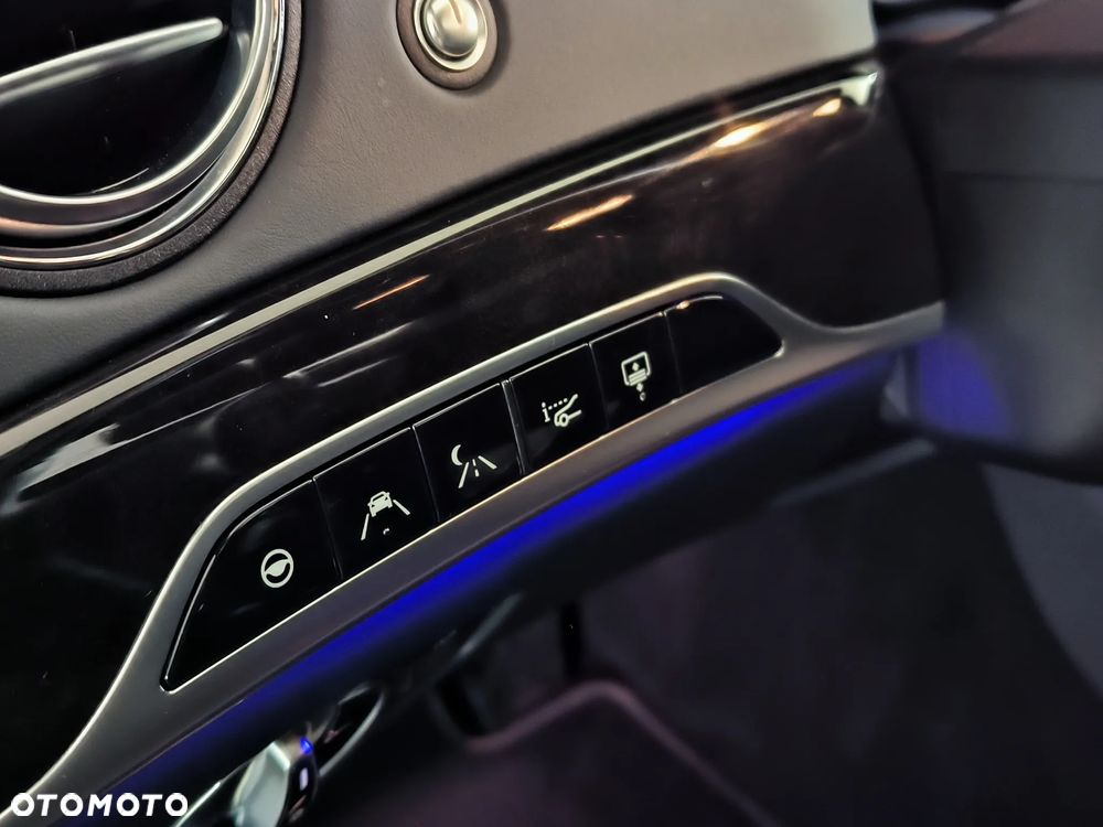 Mercedes-Benz Klasa S 560 4-Matic L 9G-TRONIC - 14