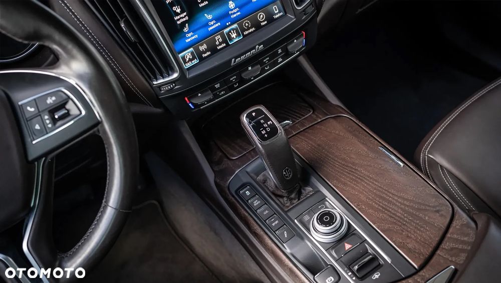 Maserati Levante Granlusso - 13