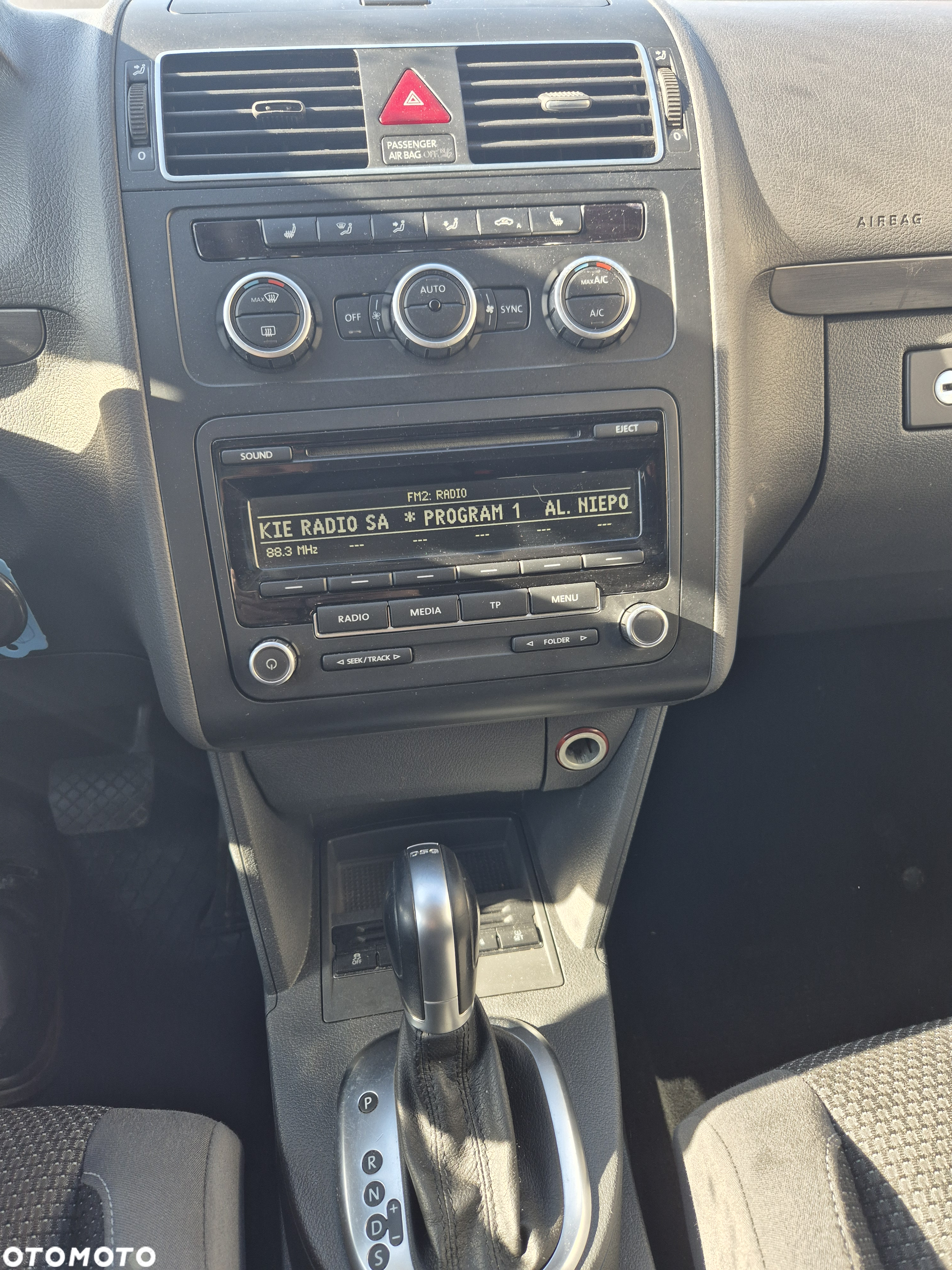 Volkswagen Touran 2.0 TDI DPF BlueMotion Technology DSG STYLE - 6