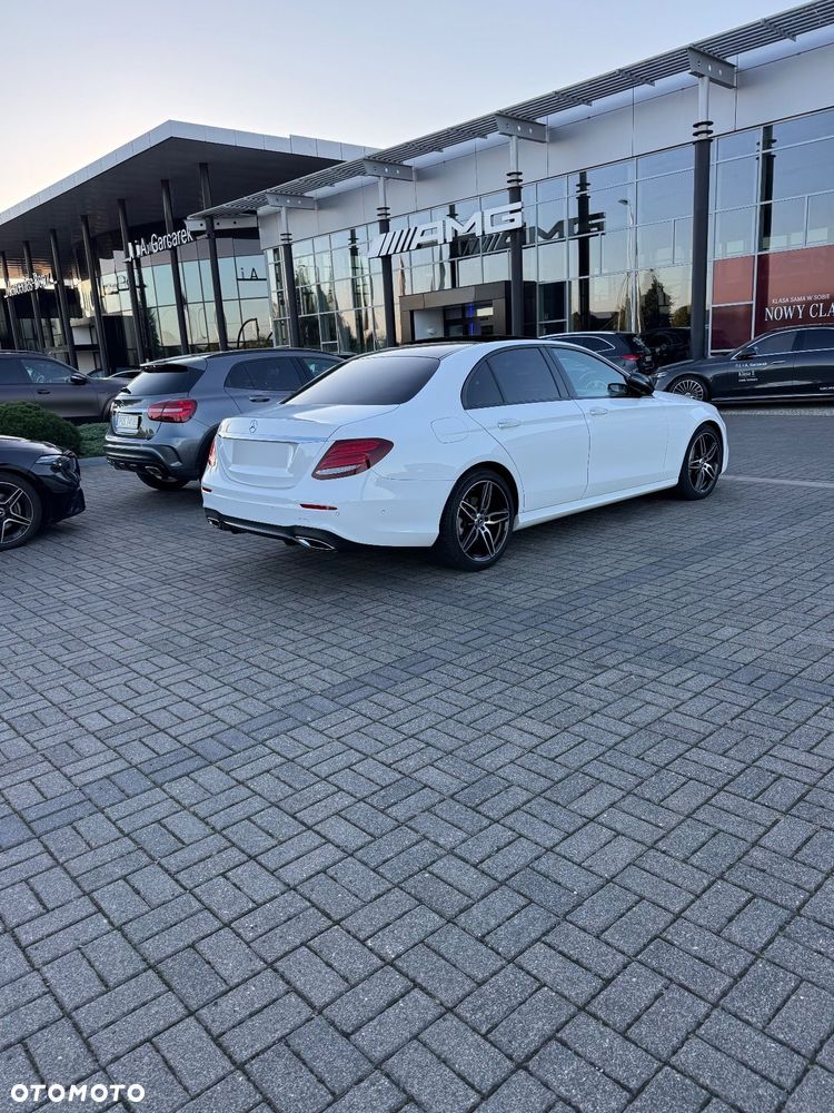 Mercedes-Benz Klasa E 220 d 9G-TRONIC - 21