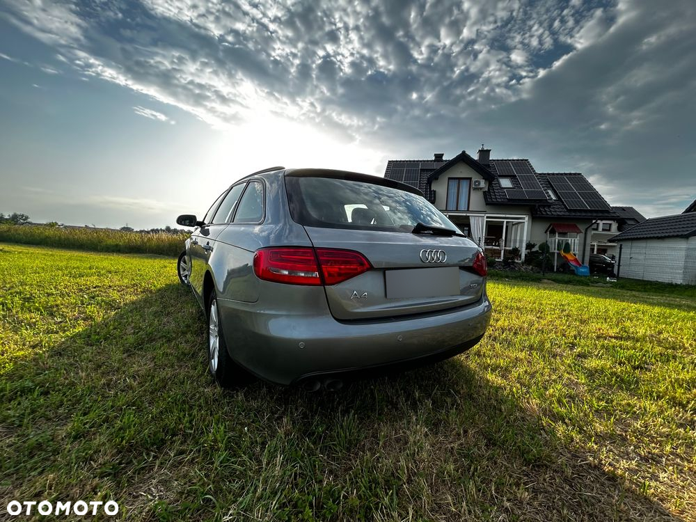 Audi A4 - 4