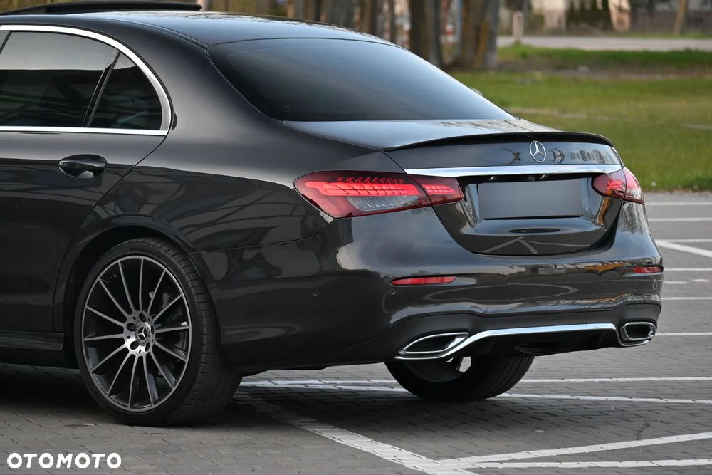 Mercedes-Benz Klasa E 220 d 9G-TRONIC AMG Line - 29