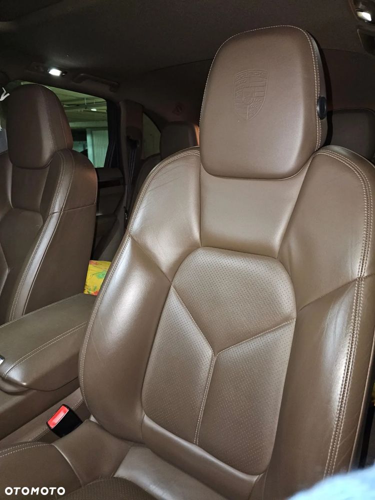 Porsche Cayenne S - 5