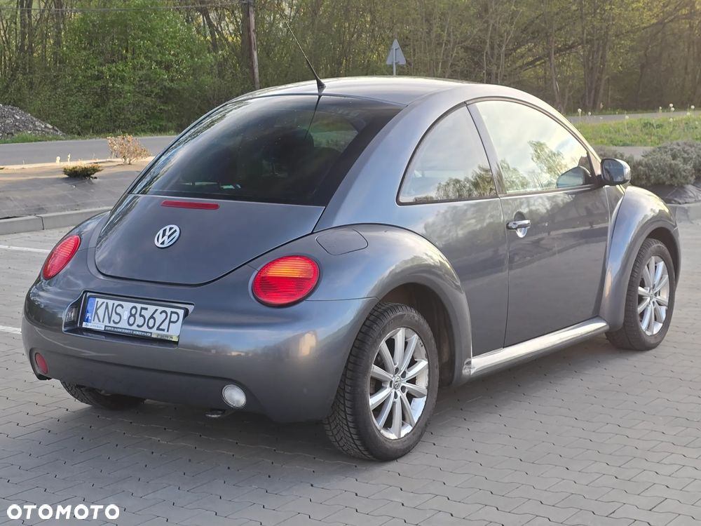 Volkswagen New Beetle - 8