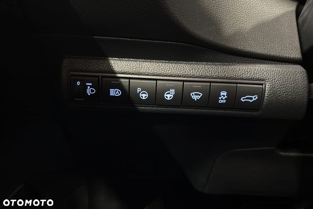 Toyota Corolla 1.8 Hybrid Team Deutschland - 27