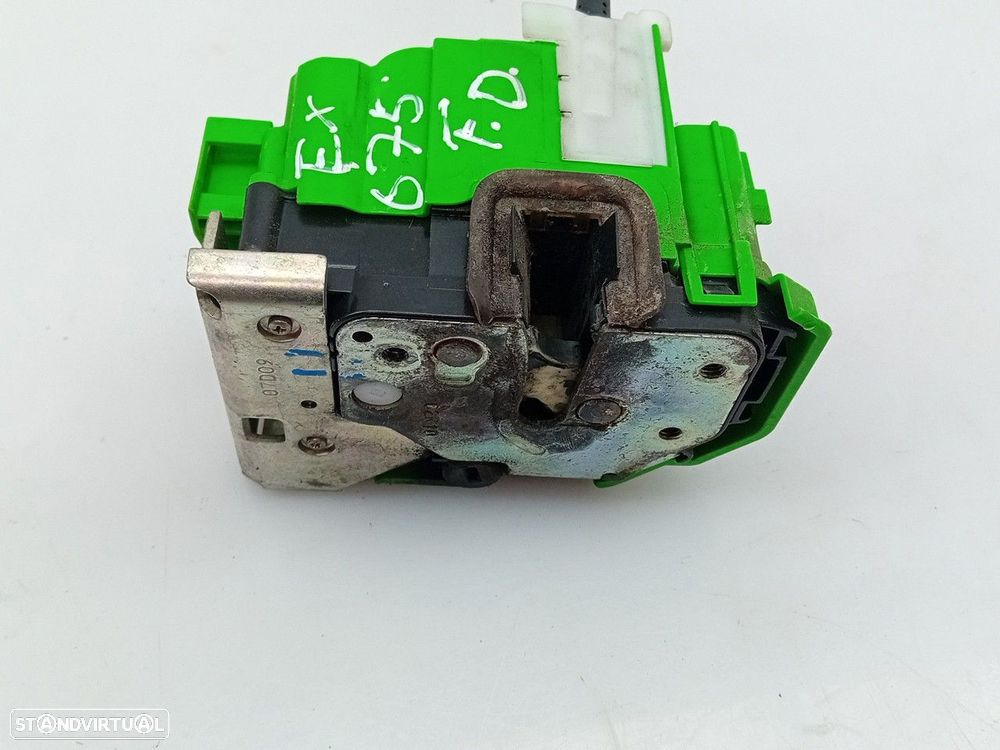 Fechadura / fecho porta frente direito ALFA ROMEO Mito (955_) - 2