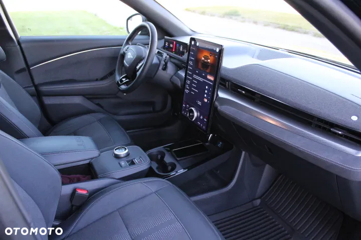 Ford Mustang Mach-E 98kWh AWD GT - 34