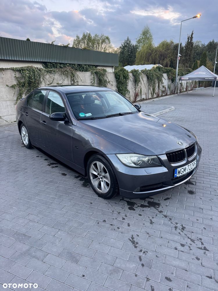 BMW Seria 3 318i - 1