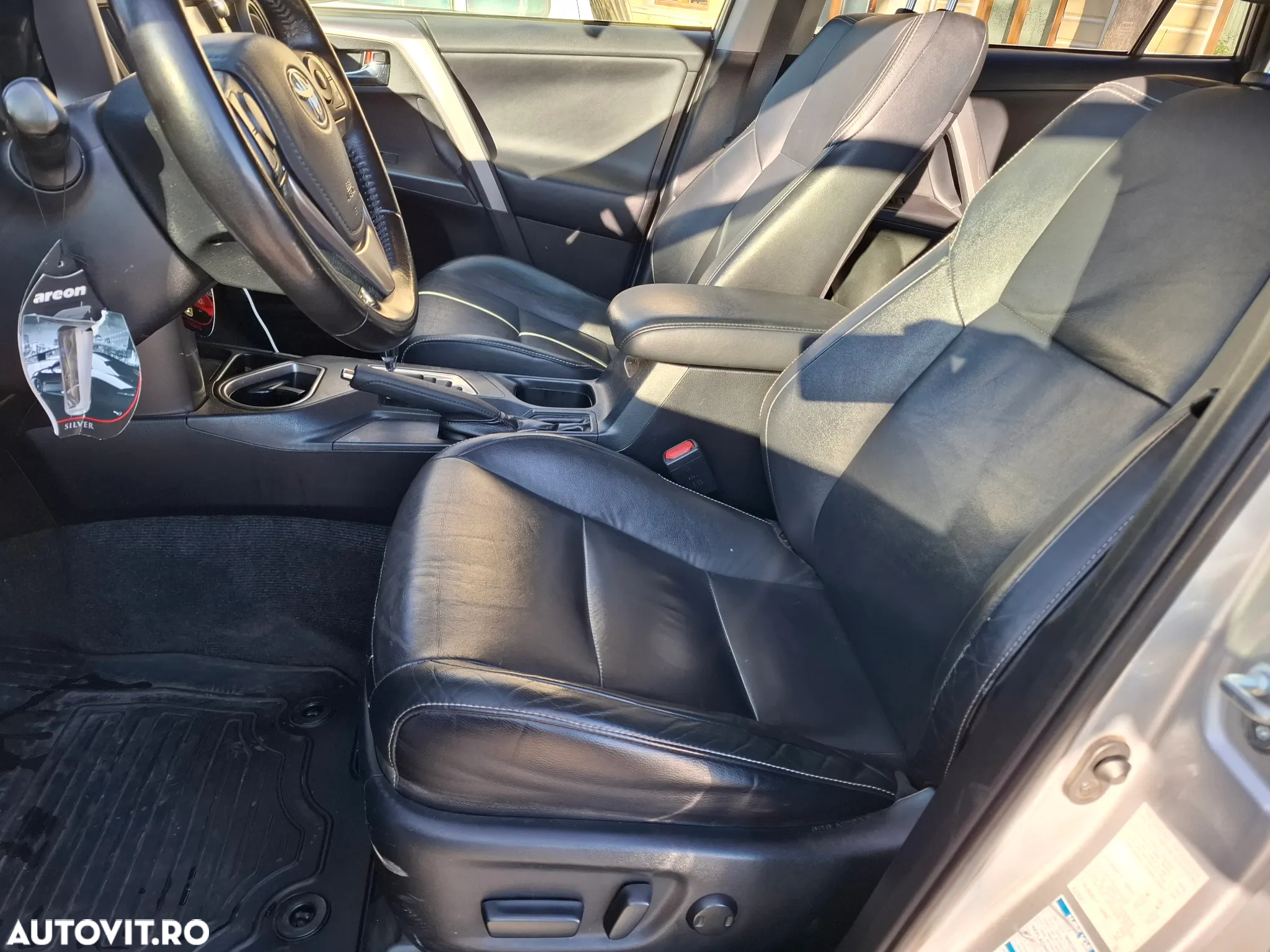 Toyota RAV4 2.5 VVT-i HSD 4x4 Luxury - 8
