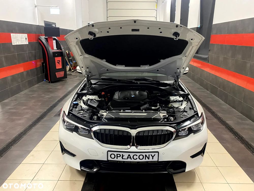 BMW Seria 3 320d - 27