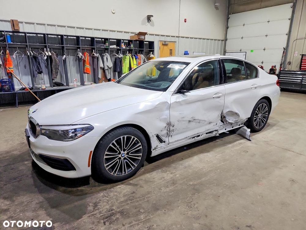 BMW Seria 5 530i xDrive Sport Line - 2