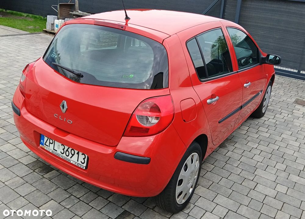Renault Clio 1.2 16V Authentique - 2
