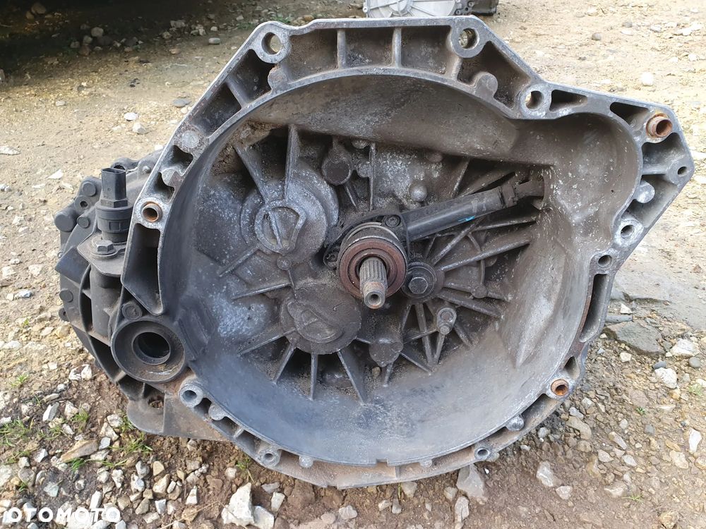 SKRZYNIA BIEGÓW MOVANO MASTER II 2.2 2.5 DCI PKCM 8200017301 8200017300 - 1