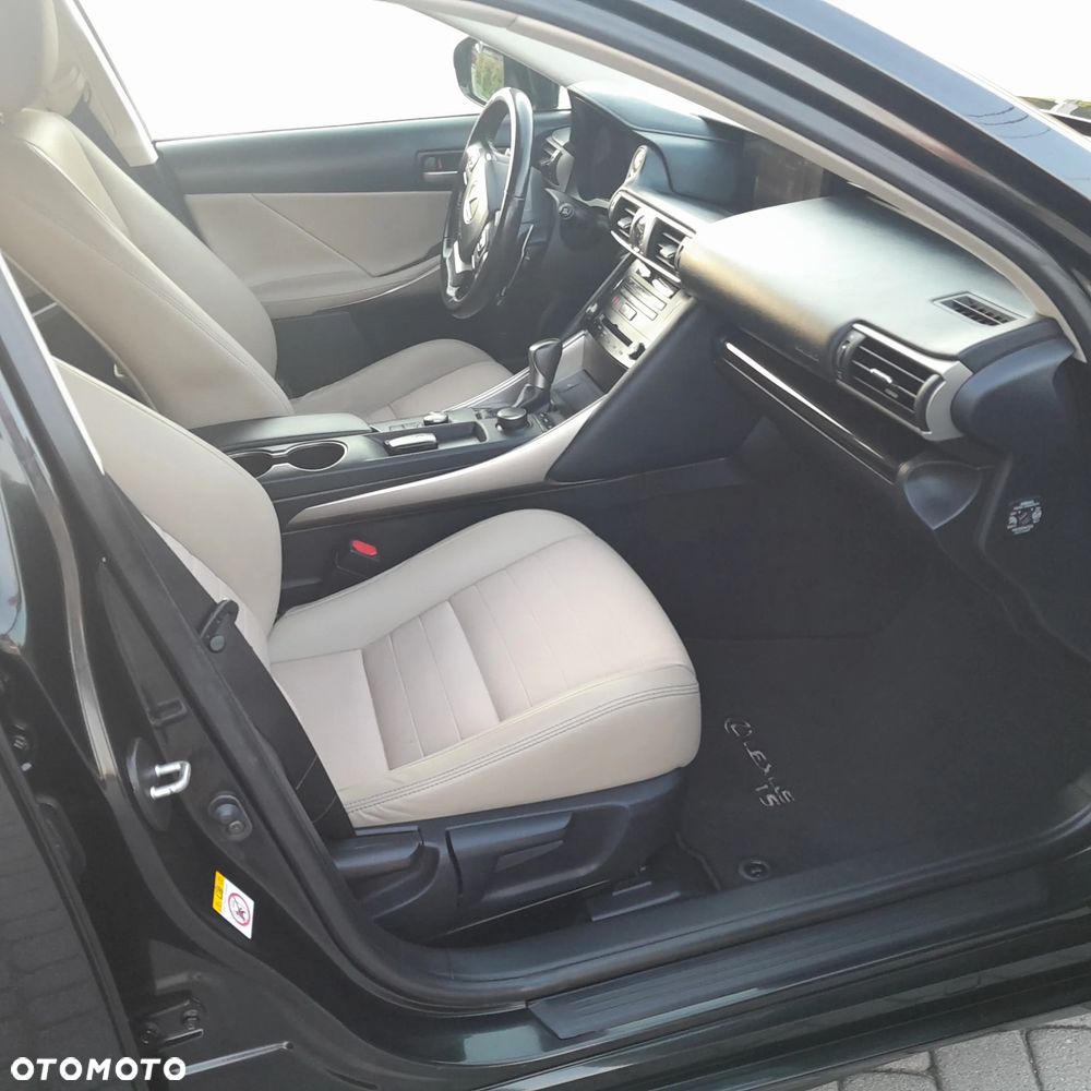 Lexus IS 200t Comfort - 12