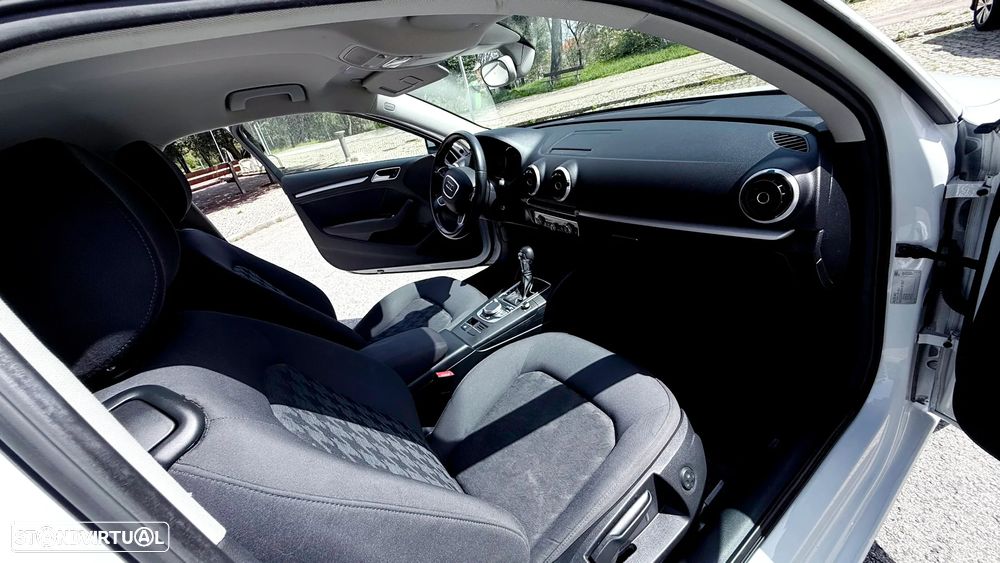 Audi A3 1.6 TDI (clean diesel) S tronic Attraction - 17