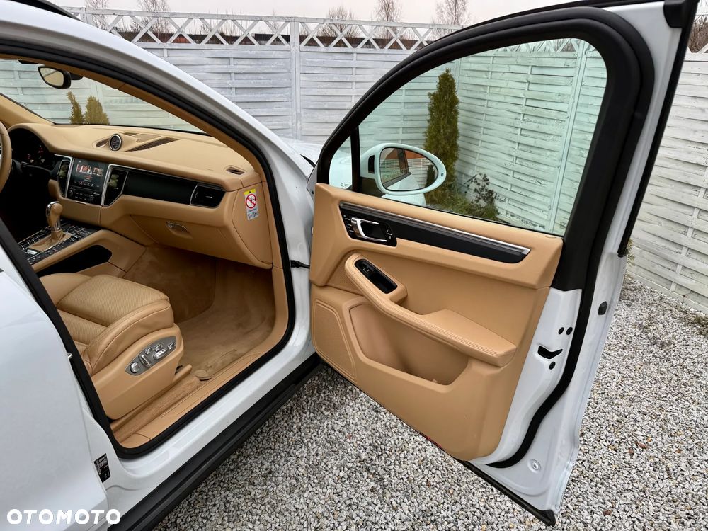 Porsche Macan - 35